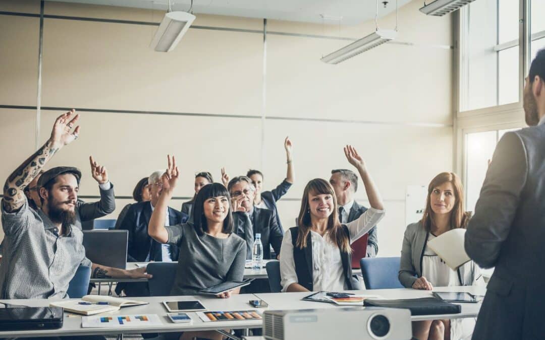 Cómo elegir los cursos más relevantes para impulsar tu carrera profesional